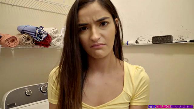 Naive Step Sister - S8:E5