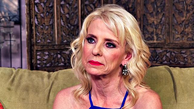 зрелая блондинка cammille получает bbc в жопу