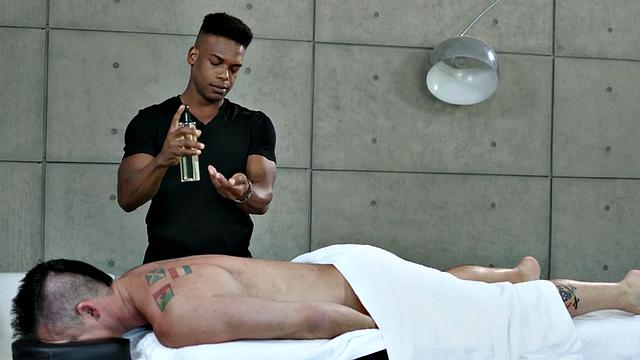 Athletic IR masseur gets barebacked by client