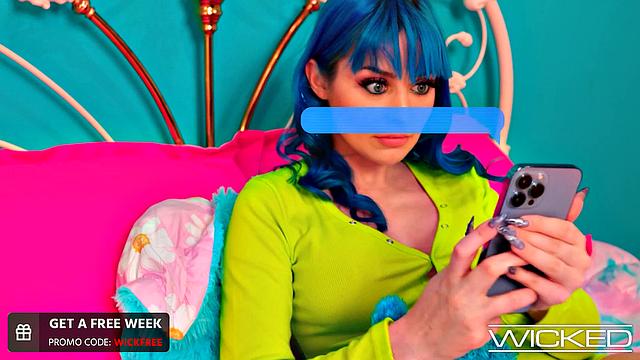 Wicked - JEWELZ BLU TRIES VR & Gets fucked Doggystyle