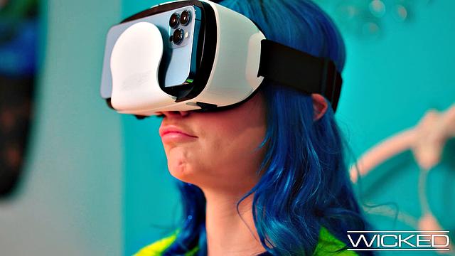 Wicked - JEWELZ BLU TRIES VR & Gets fucked Doggystyle