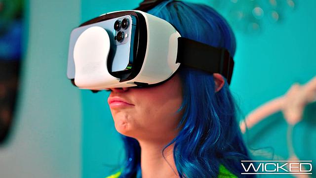 Wicked - JEWELZ BLU TRIES VR & Gets fucked Doggystyle