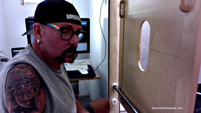 Hung Stud Gloryhole Blowjob Off