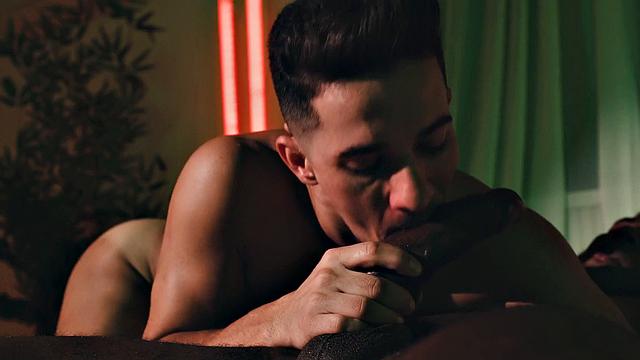 Latino twink analsmashed by muscled stud