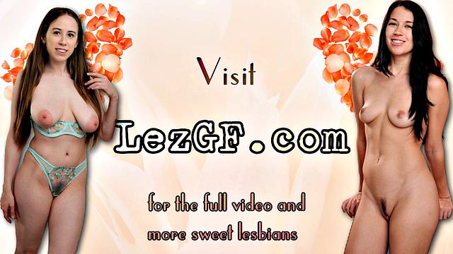 2 blonde petite lezbo in 69 action