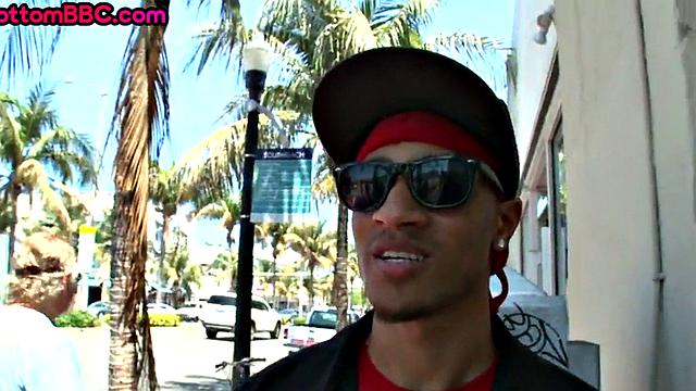 Black thug picked up to penetrate white bottom in public bus