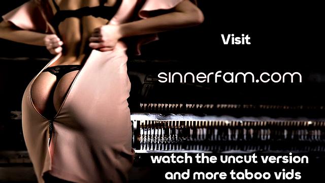 Lesbo MILF licking sexy latina