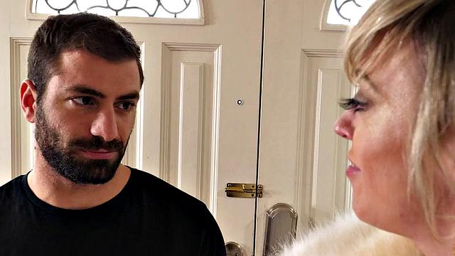 Who Ya Gonna Call? Dee Williams