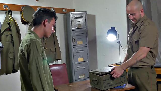 Daddy Fucks Young Oscar