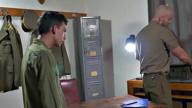 Daddy Fucks Young Oscar