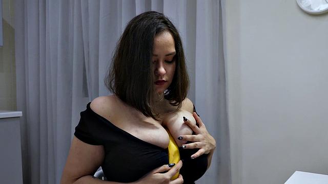 Bonne Shine: Young & Curvy