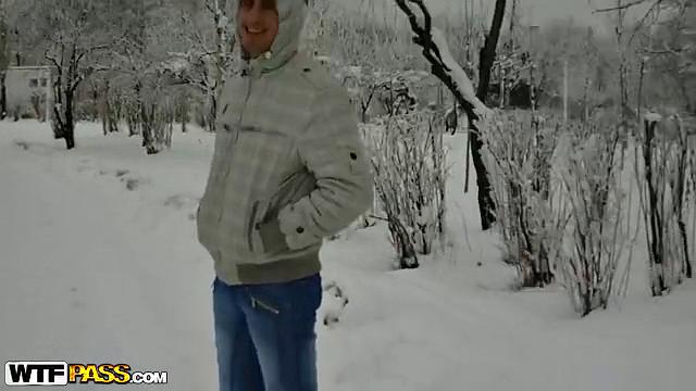 Young gf gets cum in the mouth