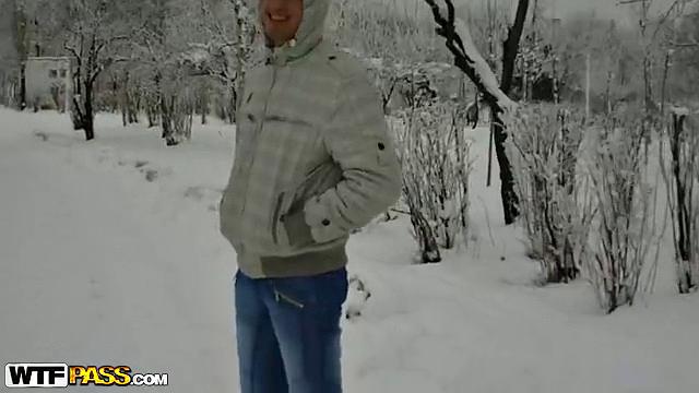 Young gf gets cum in the mouth