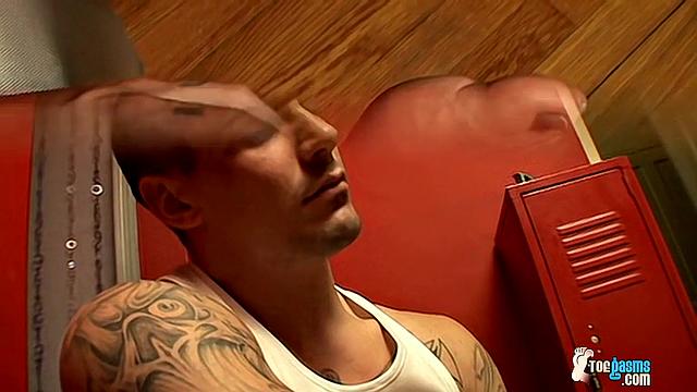 A Naughty Guy And His Bare Feet - Evan Heinze