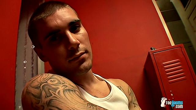 A Naughty Guy And His Bare Feet - Evan Heinze