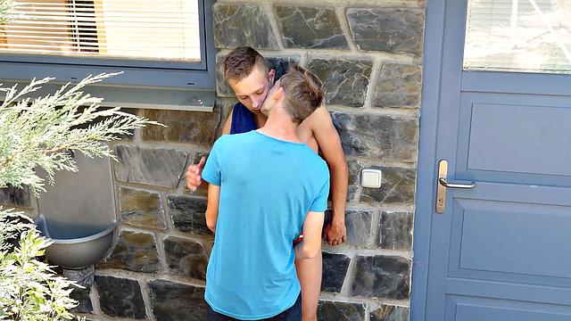 Ben Kingston Bangs Alex Law