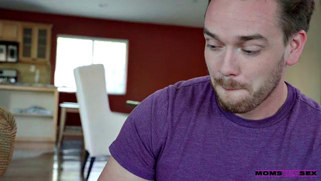 Taking Care of Mom - S12:E3