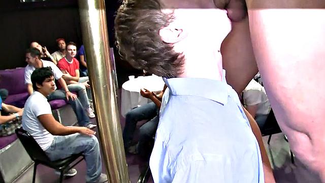 Real amateur sucking at stripper show