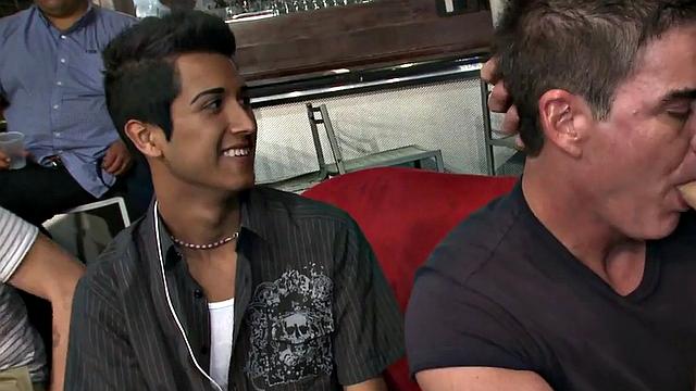 Real amateur sucking at stripper show