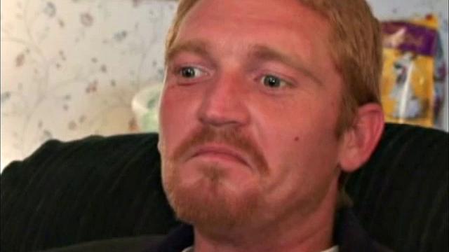 зрелый ли дрочит крепкий член и мощно кончает