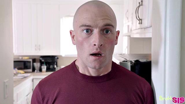 приёмные сёстры в одинаковых платьях сразу накинулись на сводного брата