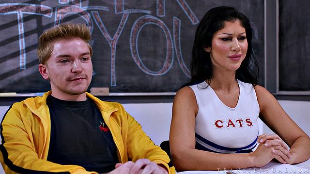 Но я чирлидерша, которая обожает сперму