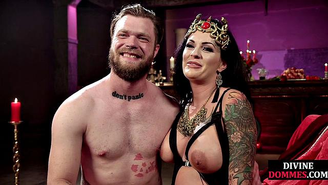 Pathetic incel mouthfucked by mean domina