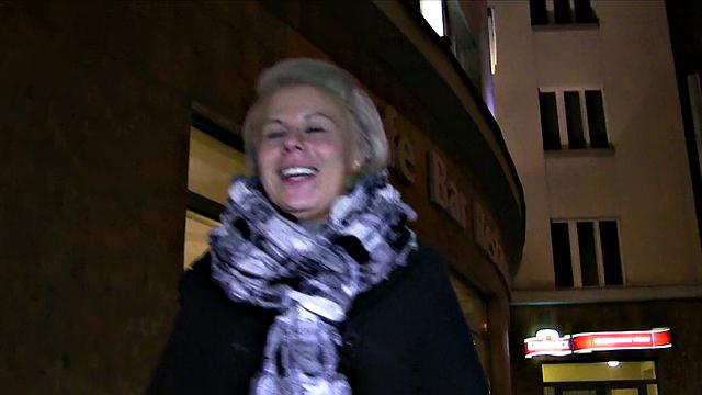 Short Haired Woman Gets A Special Offer For Cock