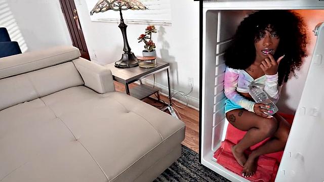 Black 21yo slut smashed by two in threesome fuck