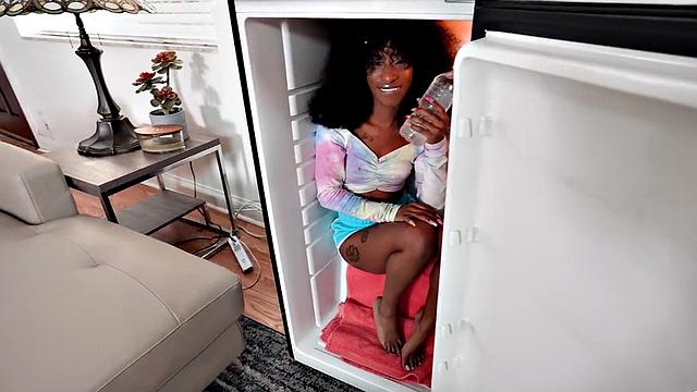 Black 21yo slut smashed by two in threesome fuck