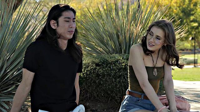 Fiona Sprouts gets evicted from her apartment so David offers her a place for a good price!