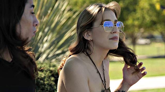 Fiona Sprouts gets evicted from her apartment so David offers her a place for a good price!