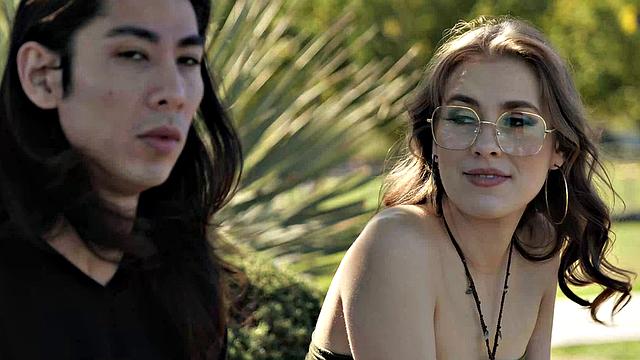 Fiona Sprouts gets evicted from her apartment so David offers her a place for a good price!