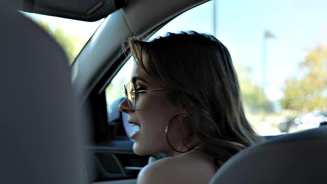 Fiona Sprouts gets evicted from her apartment so David offers her a place for a good price!