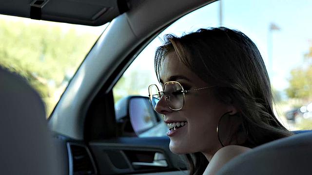 Fiona Sprouts gets evicted from her apartment so David offers her a place for a good price!