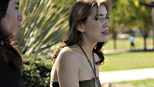 Fiona Sprouts gets evicted from her apartment so David offers her a place for a good price!