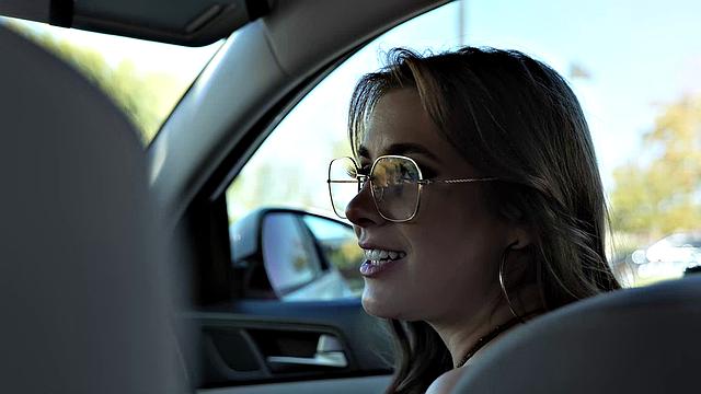 Fiona Sprouts gets evicted from her apartment so David offers her a place for a good price!