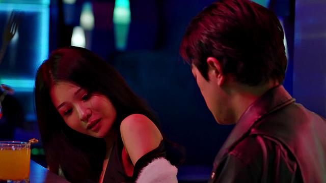 Xian'erai Fucks Her New Make-up Artist