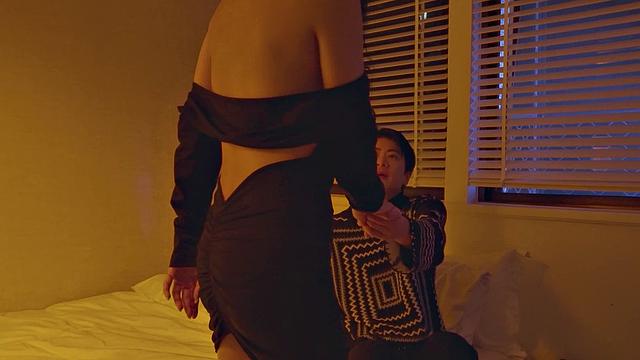 Xian'erai Fucks Her New Make-up Artist