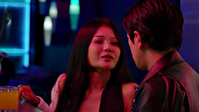 Xian'erai Fucks Her New Make-up Artist