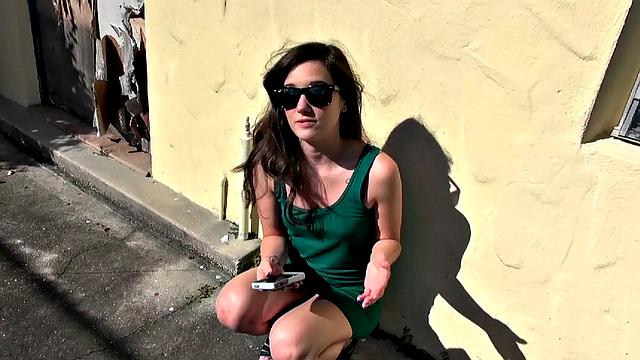 Paige's steamy outdoor session with a facial in her glasses