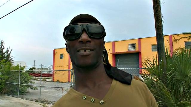 A BBC stud get his bare ass pounded by a massive white cock in a wild interracial parking lot