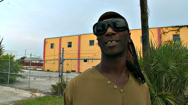 A BBC stud get his bare ass pounded by a massive white cock in a wild interracial parking lot