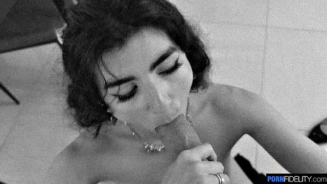 никки заливает член мэдисона своей мокрой киской