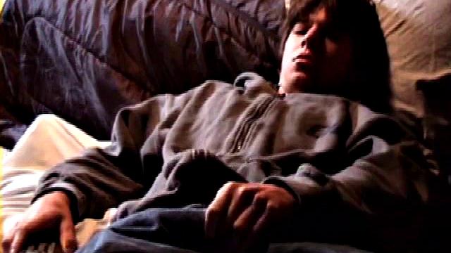 Jayden works his cock not only with his hand, but counteracts that by gyrating his hips up and down. Then he lifts his legs high and rubs his butt for added stimulation. He enjoys giving us close-up views of his dick and balls.