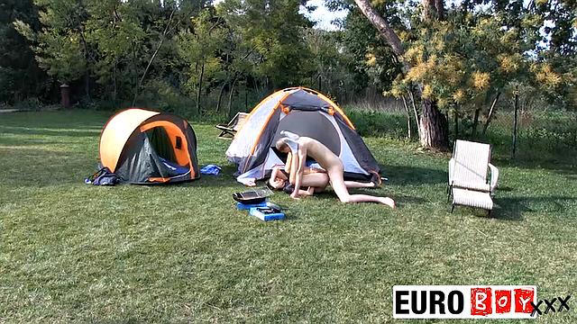 Tent-Hopping Babes: Lee & Kyle