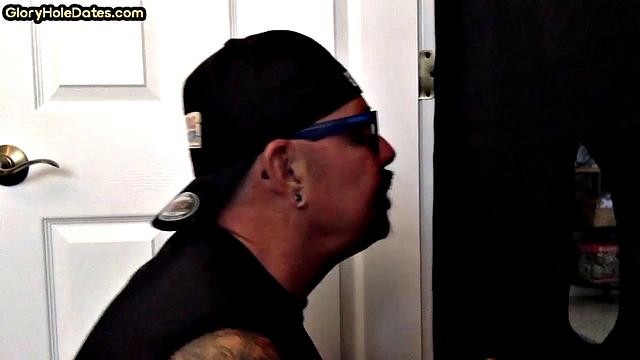 Homemade gloryhole DILF greedily sucks his BF's cock