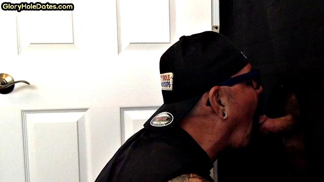 Homemade gloryhole DILF greedily sucks his BF's cock