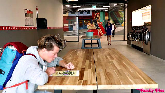 Family Bonds - S6:E6