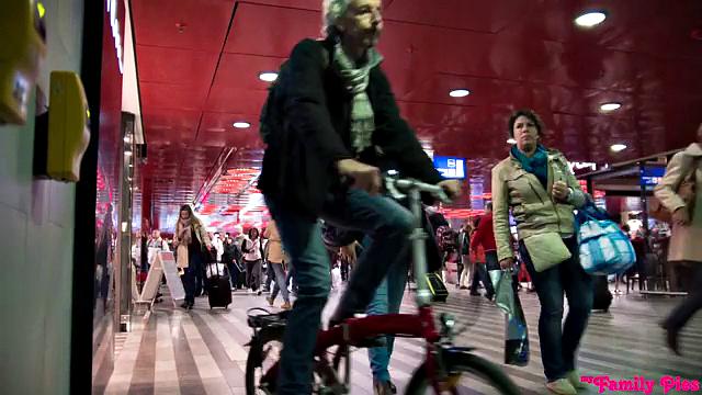 Family Bonds - S6:E6